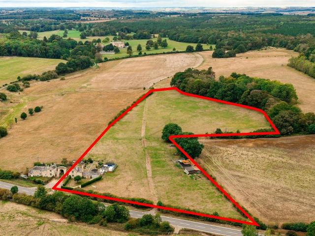 2 bedroom equestrian facility for sale