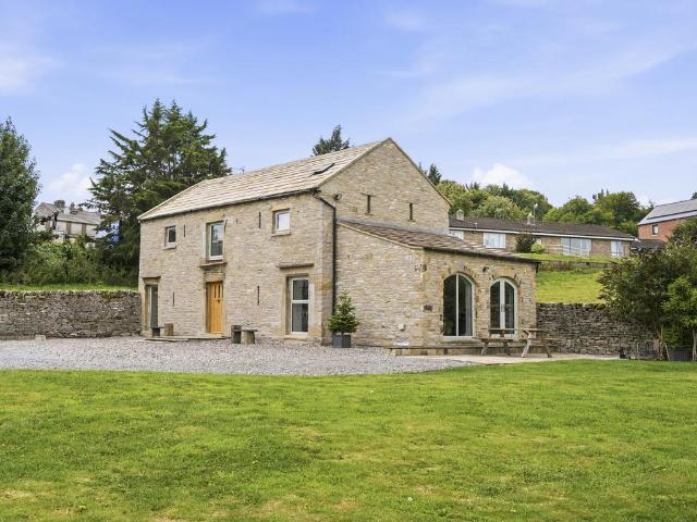 2 bedroom equestrian facility for sale
