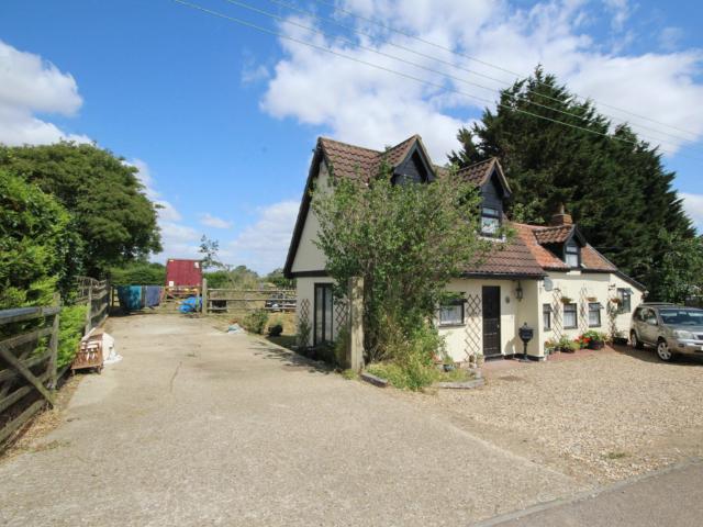 2 bedroom equestrian facility for sale