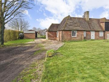 2 bedroom equestrian facility for sale
