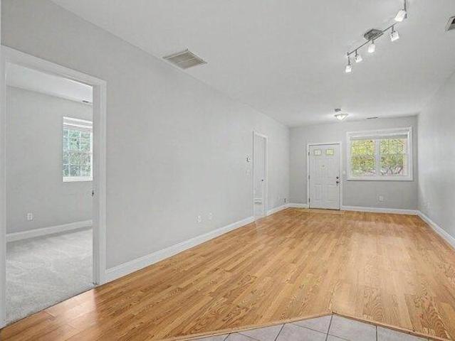2 bedroom, Exeter NH 03833 105575253