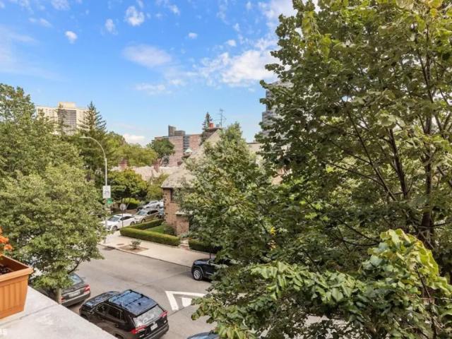 2 bedroom, Forest Hills NY 102752855