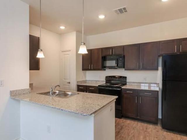 2 bedroom, Fort Worth TX 76106 105243247
