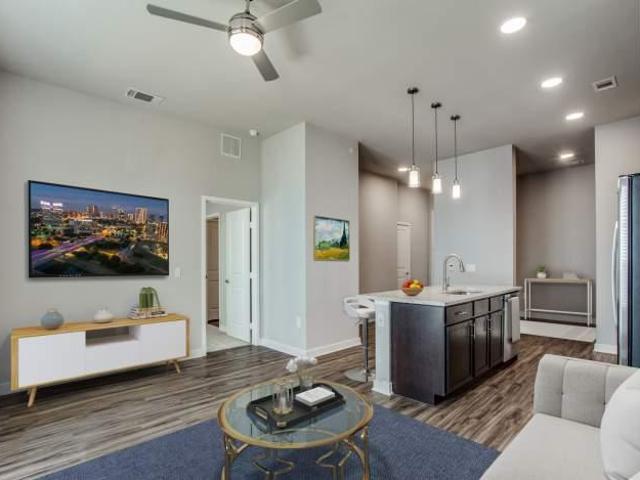 2 bedroom, Fort Worth TX 76111 105852725