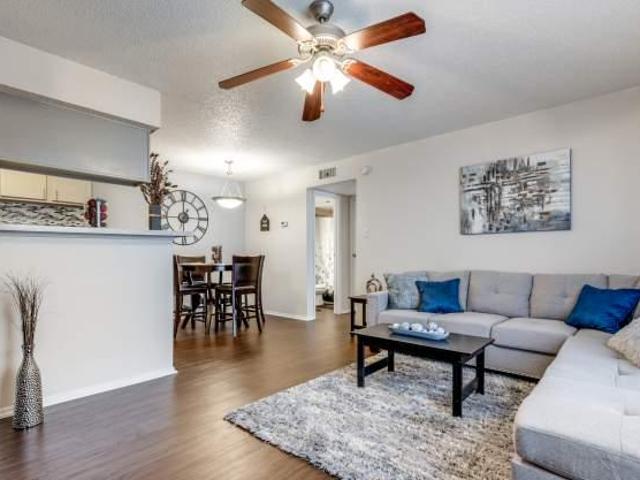 2 bedroom, Fort Worth TX 76112 105851409