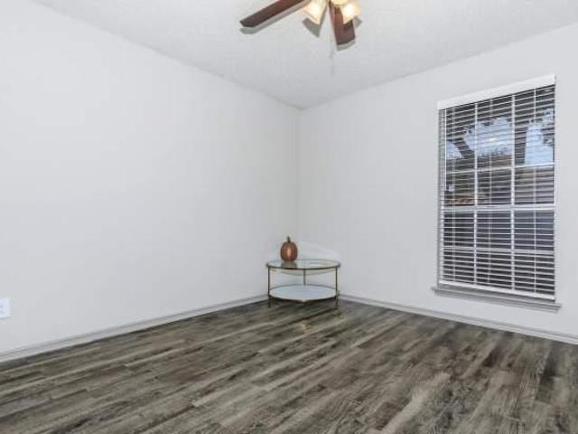 2 bedroom, Fort Worth TX 76112 105854538