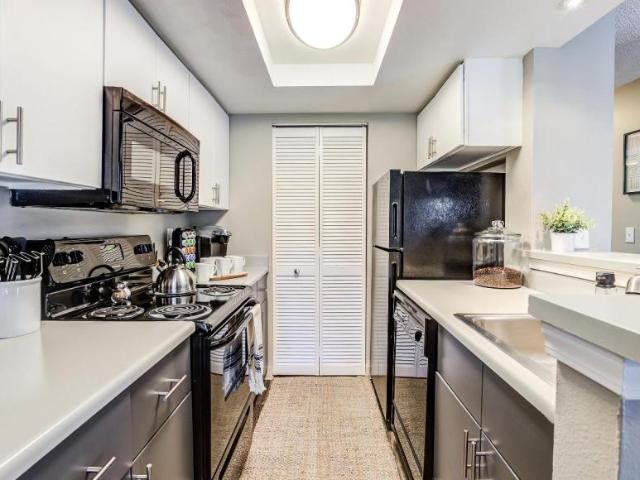 2 bedroom, Fort Collins CO 80521 106057732