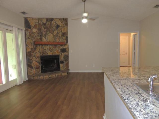 2 bedroom, Fayetteville NC 28314 106217084