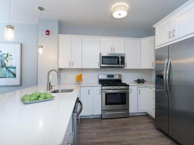 2 bedroom, Fall River MA 02720 LS102978498