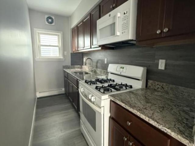 2 bedroom, Fall River MA 02721 104012376