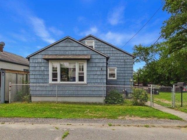 2 bedroom, Fall River MA 02724 105493301