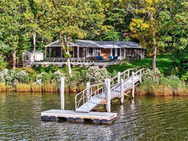 2 bedroom, Falmouth MA 02536 105659147