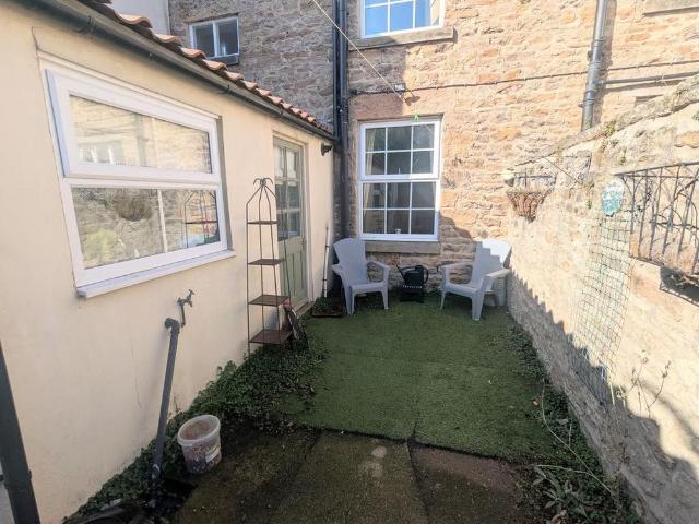 2 bedroom farm house to rent