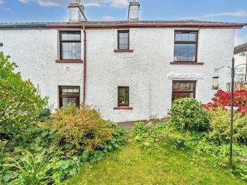 2 bedroom farm house for sale