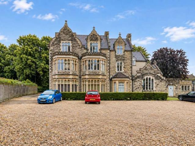 2 Bedroom Flat