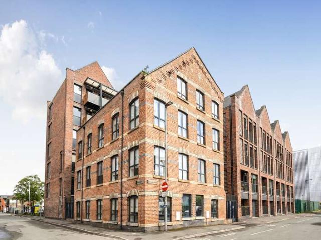 2 Bedroom Flat