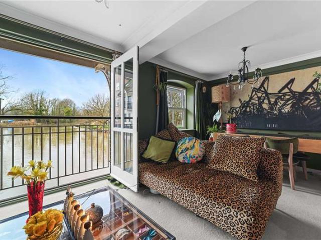 2 Bedroom Flat