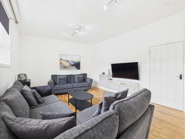 2 Bedroom Flat