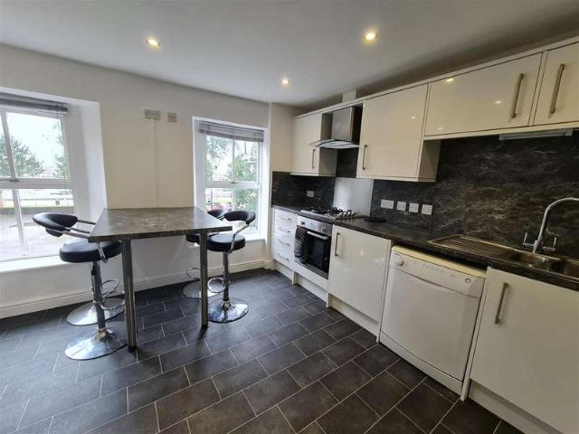 2 Bedroom Flat