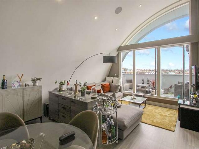 2 Bedroom Flat