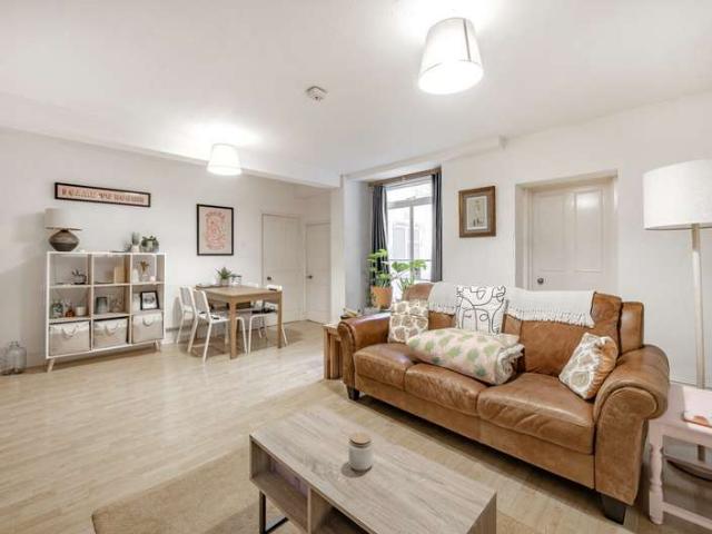2 Bedroom Flat