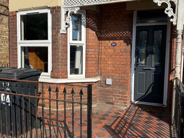 2 Bedroom Flat