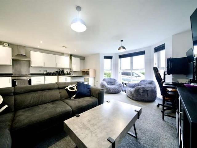 2 Bedroom Flat
