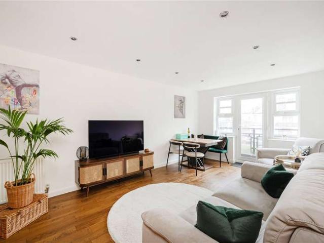 2 Bedroom Flat