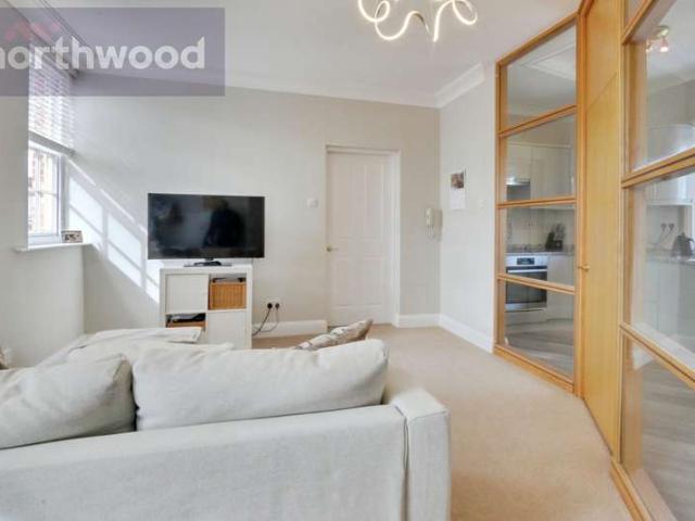 2 Bedroom Flat