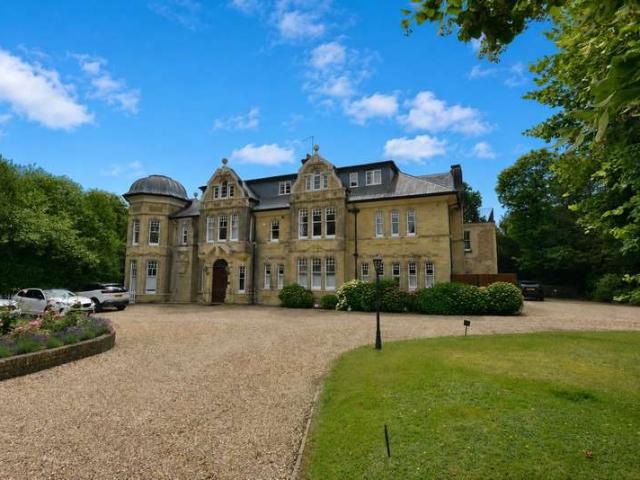 2 Bedroom Flat