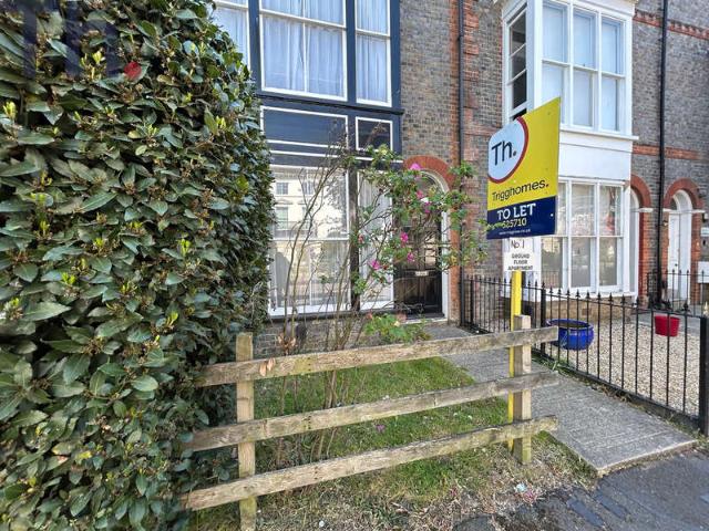 2 Bedroom Flat