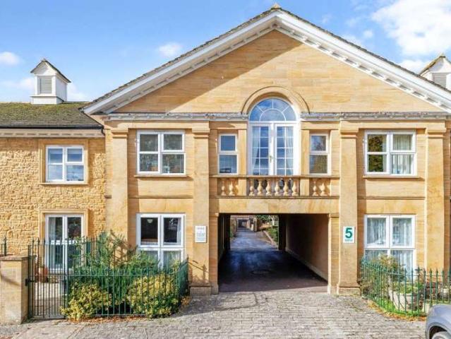 2 Bedroom Flat