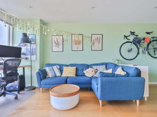 2 Bedroom Flat