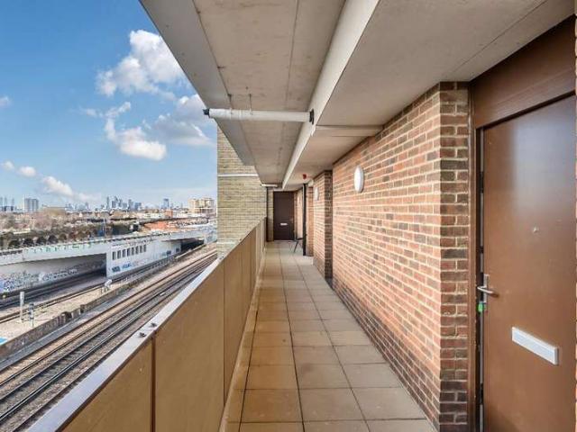 2 Bedroom Flat