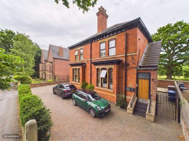2 Bedroom Flat