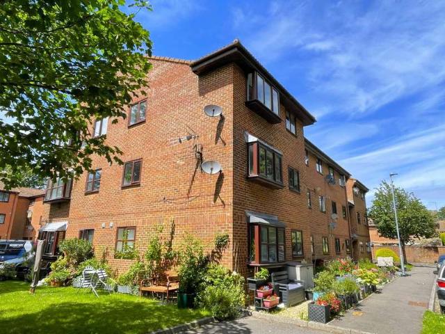 2 Bedroom Flat
