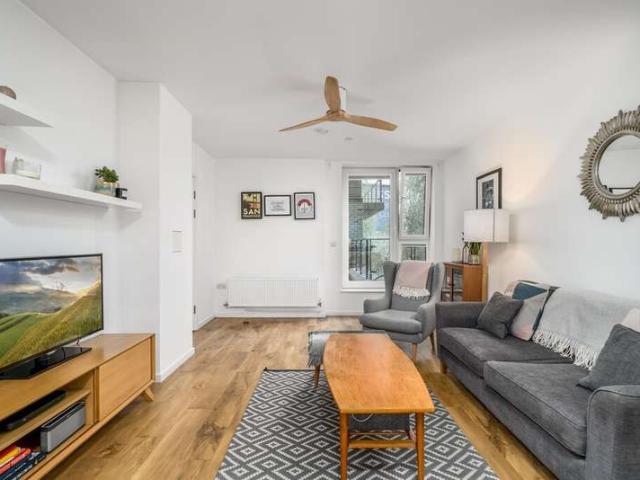 2 Bedroom Flat
