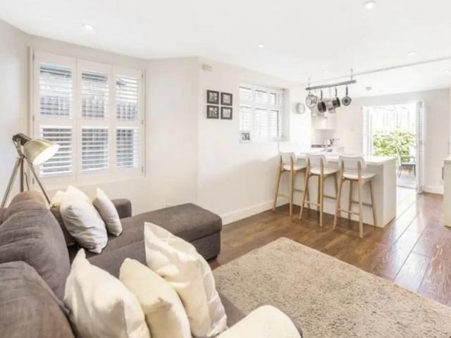 2 bedroom flat