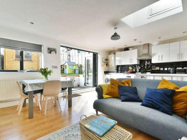2 Bedroom Flat
