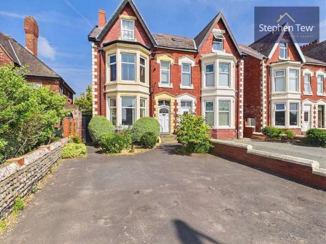 2 Bedroom Flat