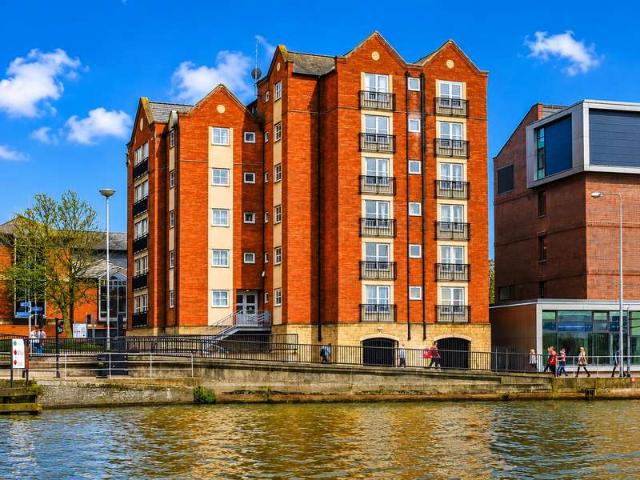 2 Bedroom Flat
