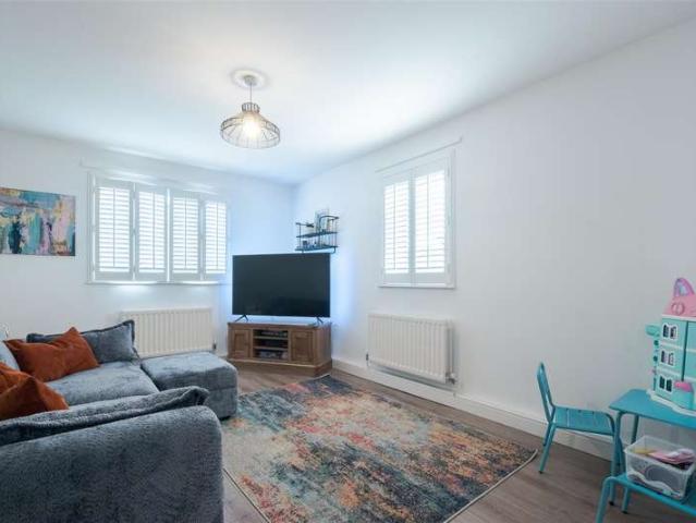 2 Bedroom Flat