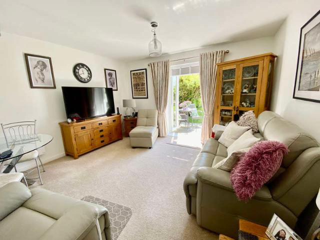 2 Bedroom Flat
