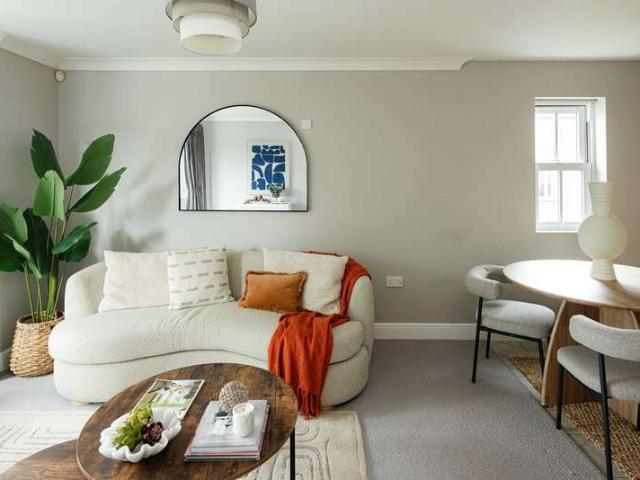 2 Bedroom Flat