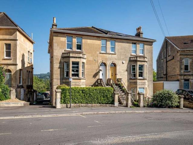 2 Bedroom Flat