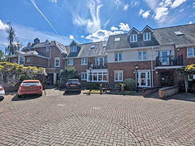 2 Bedroom Flat