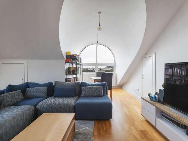 2 Bedroom Flat