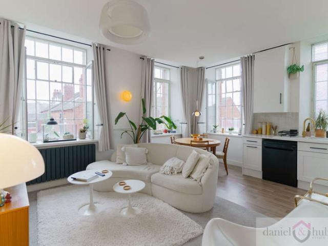 2 Bedroom Flat