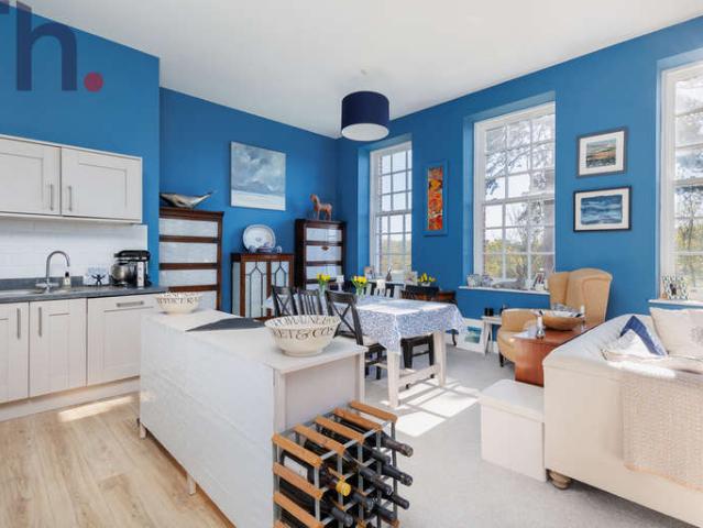 2 Bedroom Flat