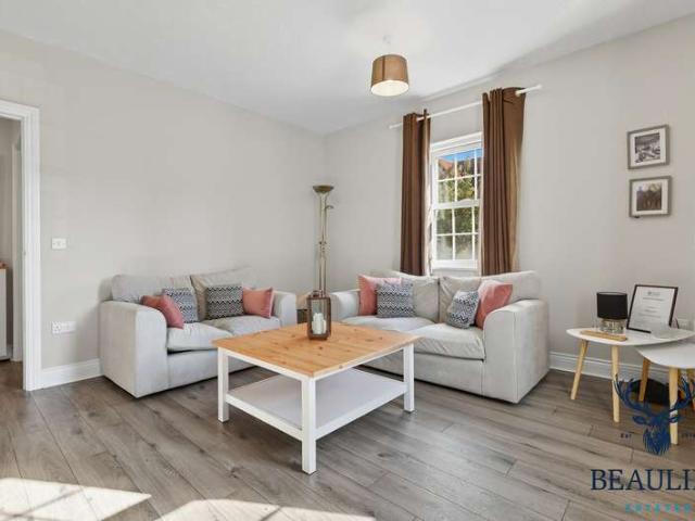 2 Bedroom Flat